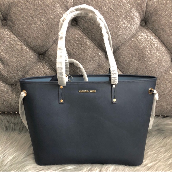 Michael Kors Jet Set Bag - Picture 2 of 10